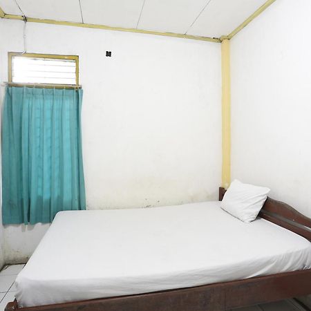 Oyo 93119 Guest House Leo Patra Muara Badak Екстериор снимка